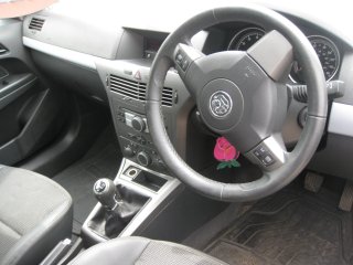 /photos/12350/95602732-6d2a-ab3b-084e-91acff70be3d_i320x240.jpg